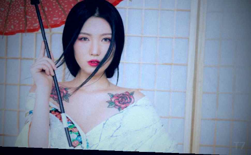泰安街头冲突：迈腾车主当众掌掴出轨妻子 现场衣物撕裂引围观争议现场图1