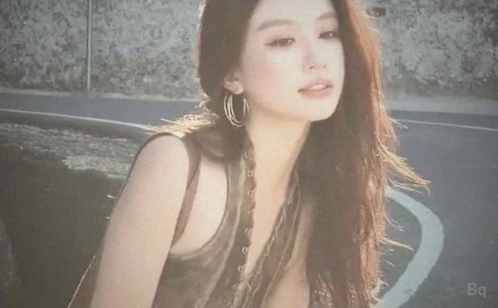 乘务学院校花李秋苑，身材天花板却被曝被包养，私密视频全网疯传