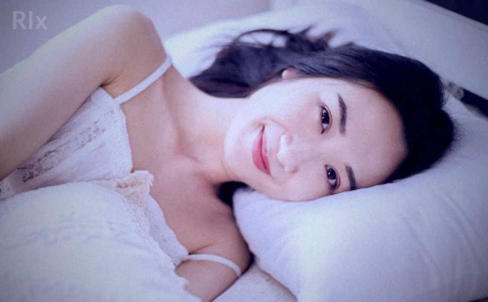 私人生活视频遭泄露：越南航空飞行员与模特女友卷入隐私风暴引发的多重思考