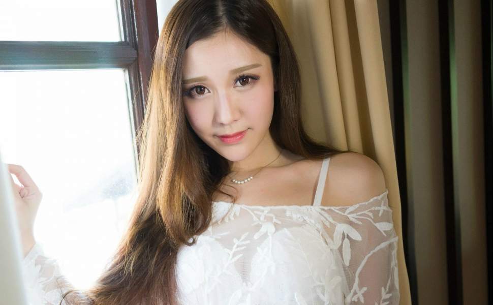 反差太大！抖音cos网红「暗黑水晶铁蛋酱」线下约炮视频意外流出，表面清纯私下却主动献身？